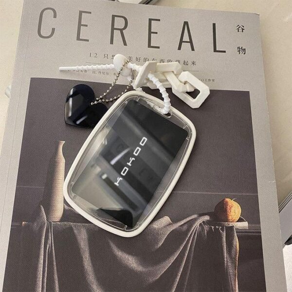 可愛いキーホルダー付きトレカケース  ホワイト  高品質ケース