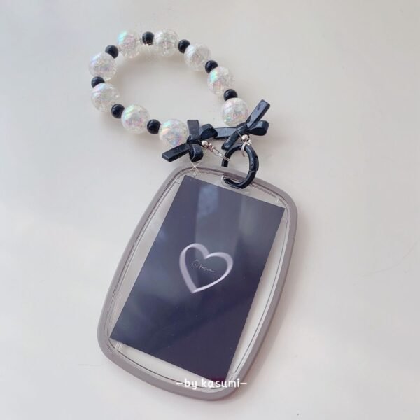 シンプルで可愛いトレカケース  ホワイト　キーホルダー付き