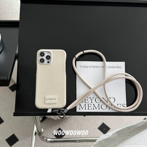 59a6dbb3c5b51e4615fd3c44eaf1c9c8 ★IPhone16シリーズ対応 ストラップ付きPUレザースマホケース 高級感アップ