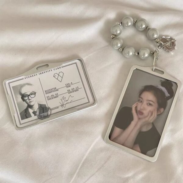 シンプルでオシャレなトレカケース  キーホルダー付き