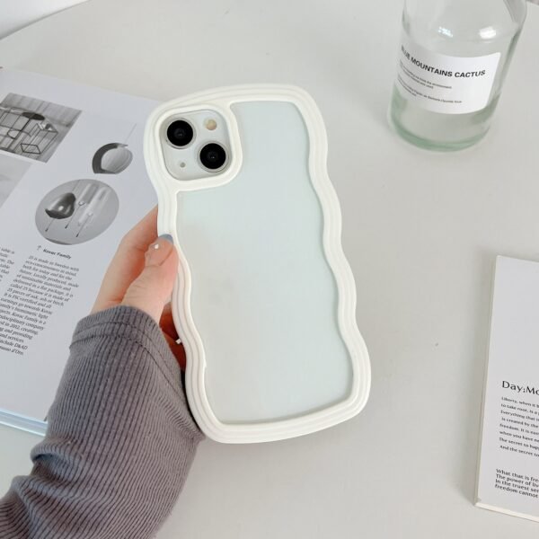 ★IPhone16シリーズ対応 波型デザイン　オシャレなスマホケース　透明スマホケース 全7カラー  iphoneケースクリア シンプル