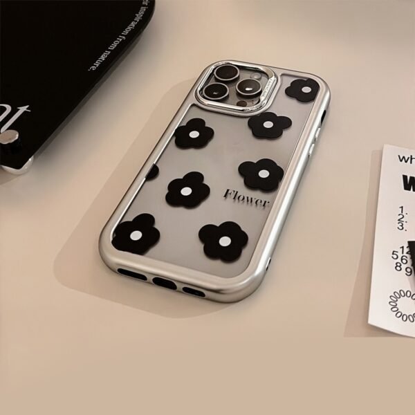 ★iPhone16シリーズ対応　黒花かわいいiPhoneケース