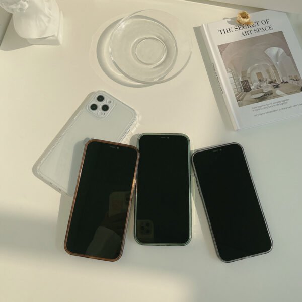 シンプルで人気なiPhoneケース　クリアケース　