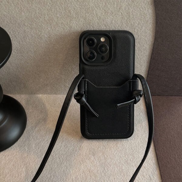 ★IPhone16シリーズ対応 可愛いワンちゃん付きの便利なショルダー付きiPhoneケース