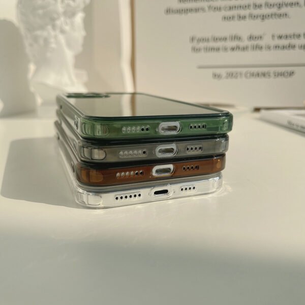 シンプルで人気なiPhoneケース　クリアケース　