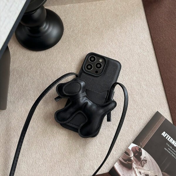 ★IPhone16シリーズ対応 可愛いワンちゃん付きの便利なショルダー付きiPhoneケース