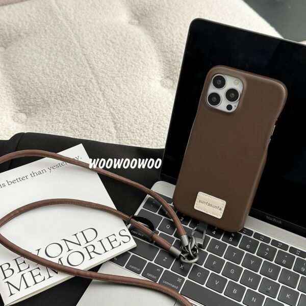 a0566c2aadcfc9f2dd9979f2e8cb5d28 ★IPhone16シリーズ対応 ストラップ付きPUレザースマホケース 高級感アップ