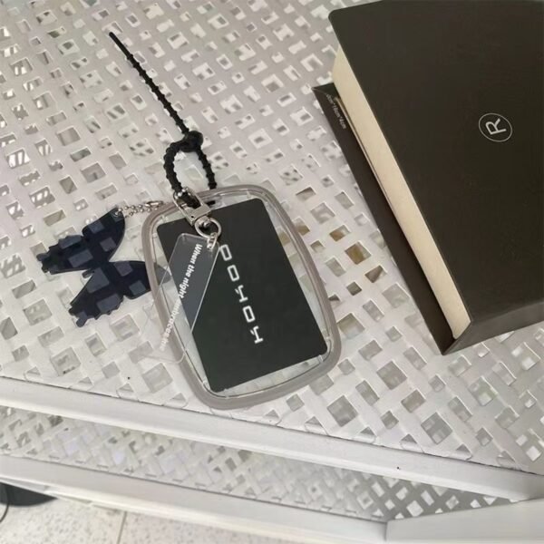 シンプルでオシャレなトレカケース  キーホルダー付き チョウ　高品質ケース