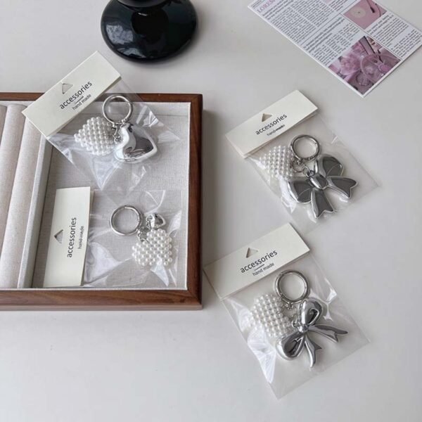 キーホルダー　シンプルで可愛いチャーム　スマホストラップ　キーリング　