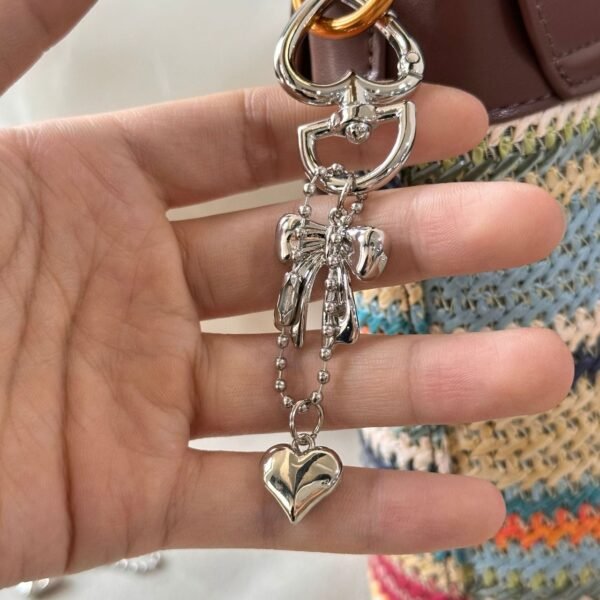 キーホルダー　リボンチャーム