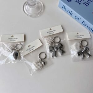 キーホルダー　シンプルで可愛いチャーム　スマホストラップ　キーリング　