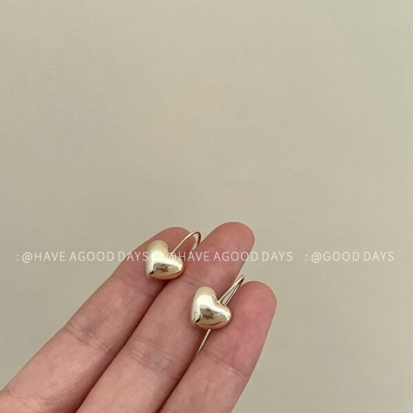 金属アレルギー対応　ハート　ピアス 金/銀メッキ　人気　オシャレ