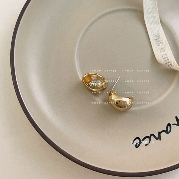 金属アレルギー対応　シンプルなピアス 　18Ｋコーティング　金メッキ　S925　