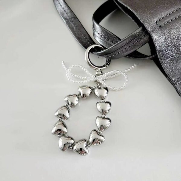 ハートチャーム　キーホルダー　スマホストラップ　キーリング　　手首ストラップ　可愛い　オシャレ