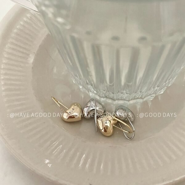 金属アレルギー対応　ハート　ピアス 金/銀メッキ　人気　オシャレ