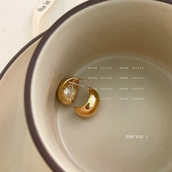 金属アレルギー対応　シンプルなピアス 　18Ｋコーティング　金メッキ　S925　