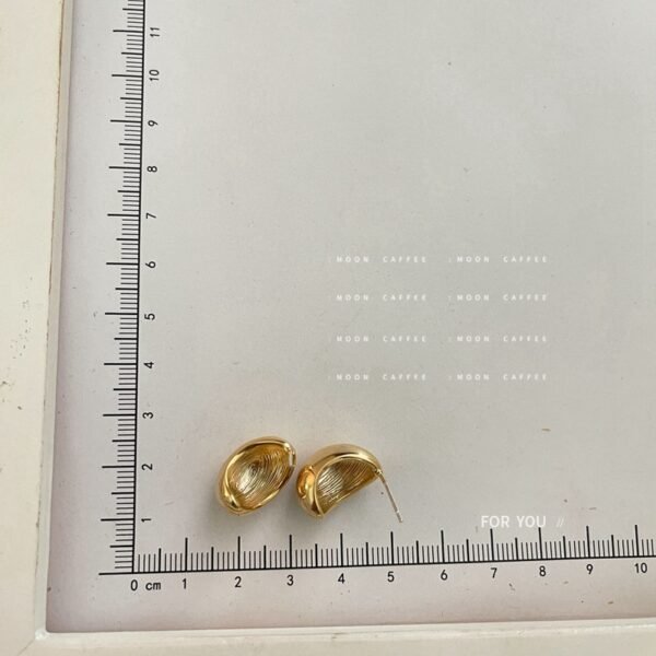 金属アレルギー対応　シンプルなピアス 　18Ｋコーティング　金メッキ　S925　