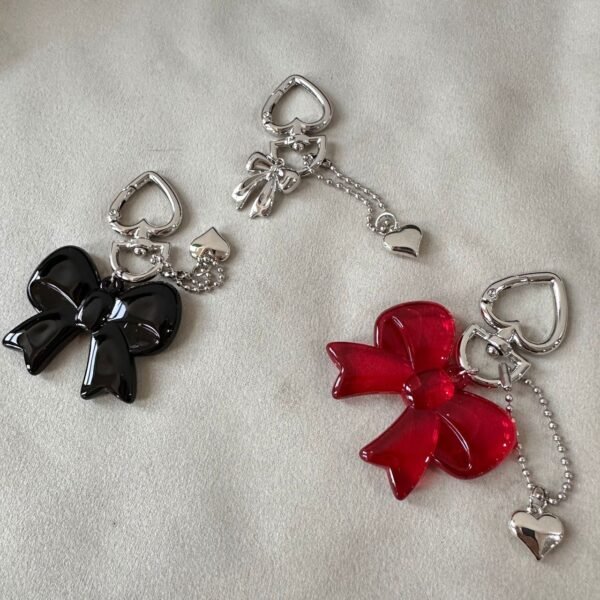 キーホルダー　リボンチャーム